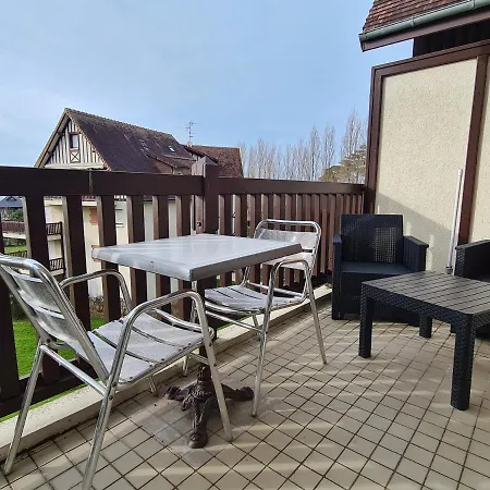 2 Pieces Vue Mer, Balcon, Parking Prive